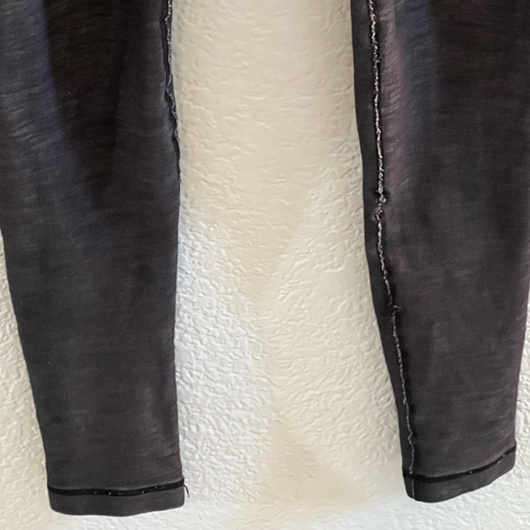 Lululemon Charcoal High-Waisted Leggings Pants Size 4 - Picture 3 of 7